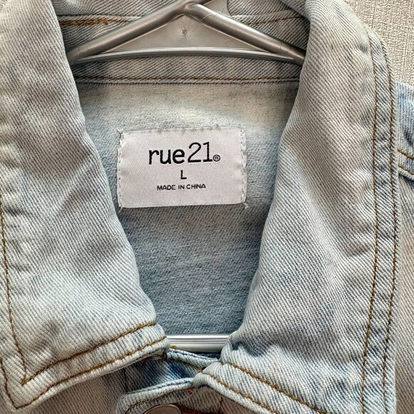 Rue21 Womens Distressed Light Wash Denim Jacket Size L - Picture 5 of 9